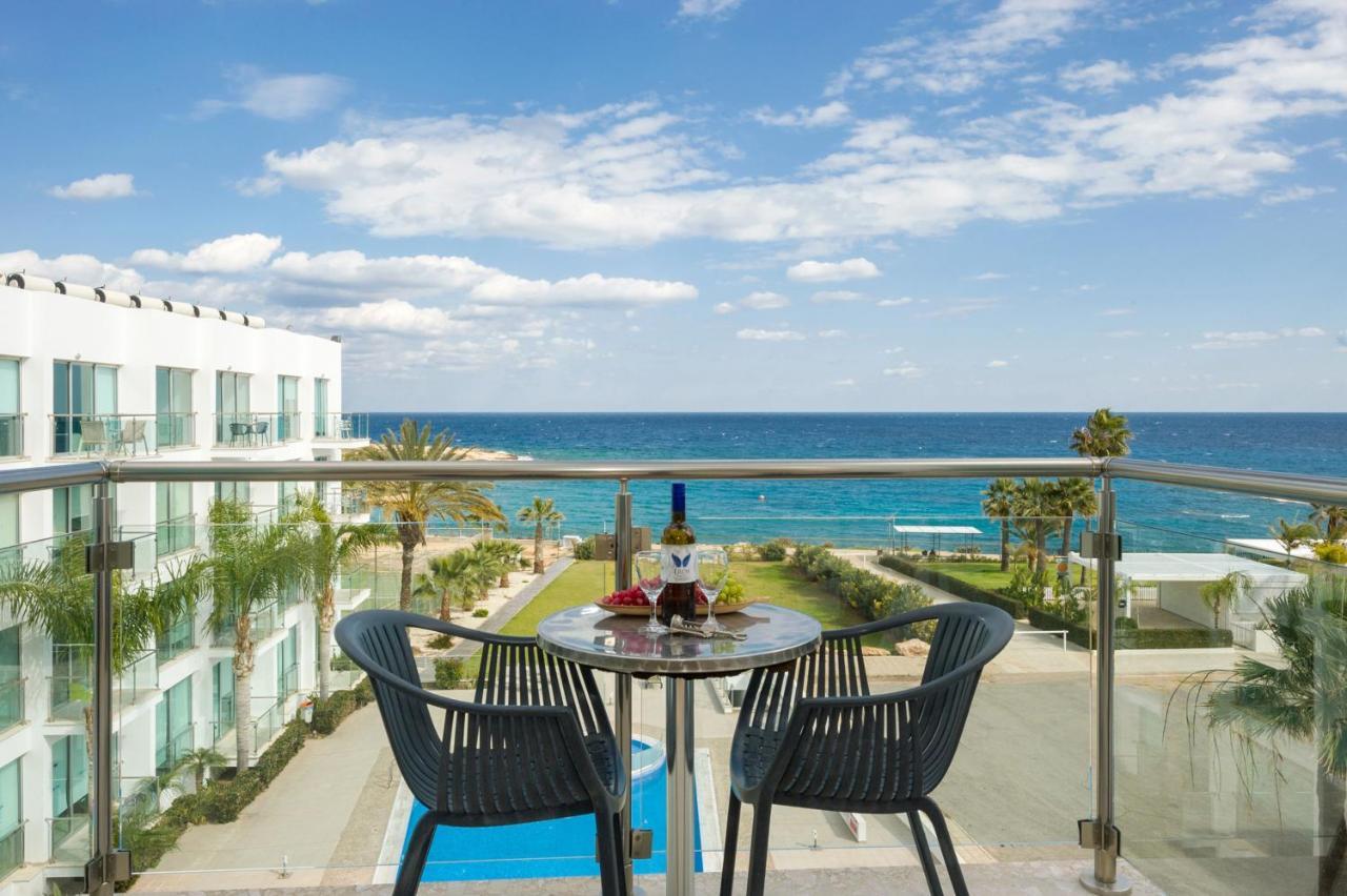 Gabriela - Coralli Beachfront Apartment Protaras Exteriör bild